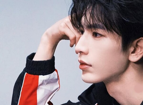 "스파이 영화가 따로 없네"…'축옥' 장릉혁 <b>사생팬</b> 사건, 중국의 비틀린...