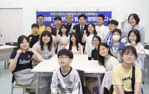 <b>김대중 교육감</b> '학교로 첫 출근'... 취임 첫날 현장으로