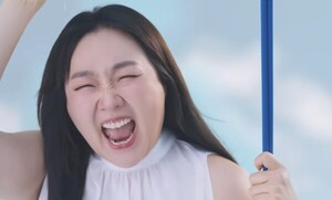 참이슬 아이유 이어 처음처럼 이수지까지…소주 모델 정치적 논란에 또...