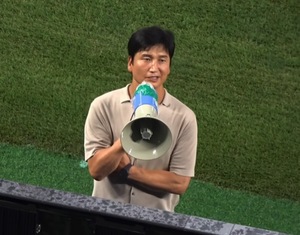 [뉴스워커_스포츠] "김상식 vs <b>정정용</b>, 누가 더 최악?"... 이승우 작심 ...